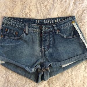 Mid Rise Denim jean cutoff